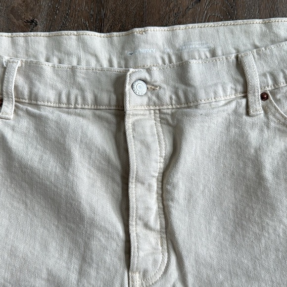 Old Navy Sky High A Line Shorts.  Women’s size 22. Tan in color. - Picture 2 of 6